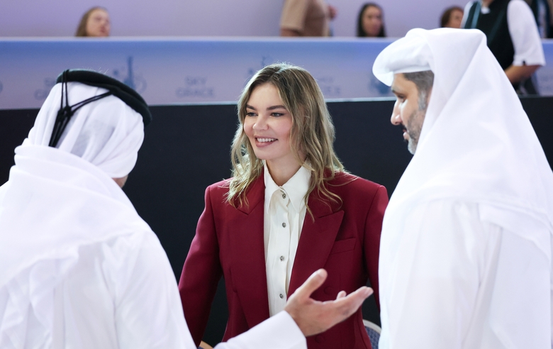 19 ноября 2024. Олимпийская чемпионка Алина Кабаева на арене Aspire Dome перед международным турниром «Кубок "Небесная грация"» в Дохе