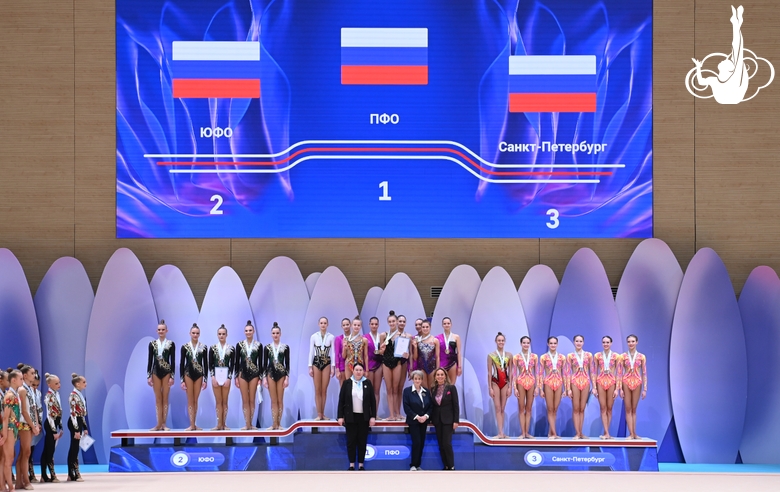 Церемония награждения на всероссийском турнире «Кубок "Небесная грация"»