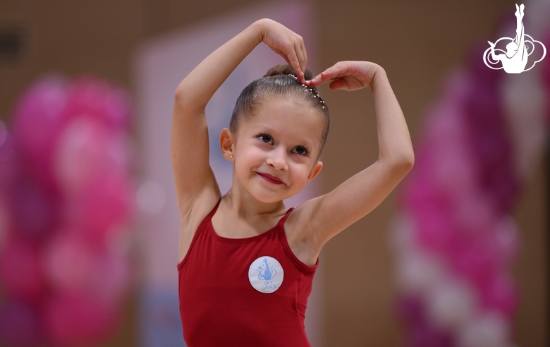 Юная гимнастка на турнире «мАлинка»