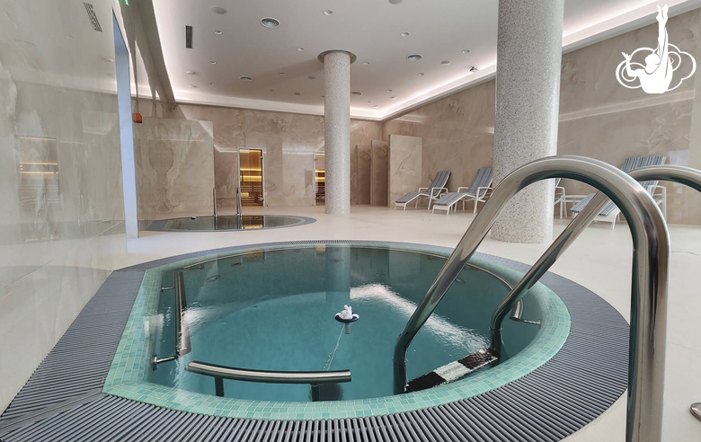 Джакузи в Академии