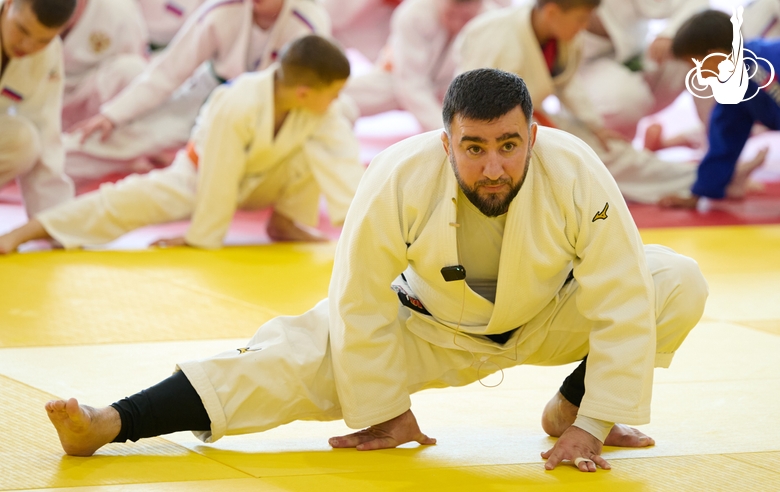 Олимпийский чемпион 2012 года Мансур Исаев во время фестиваля дзюдо