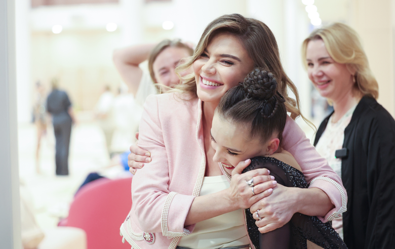 20 июня 2025 года. Олимпийская чемпионка Алина Кабаева с гимнасткой Академии Марией Борисовой