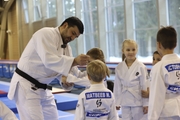 Олимпийский чемпион Тагир Хайбулаев провел мастер-класс для юных дзюдоистов