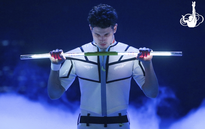 Участник показательного номера на закрытии турнира «Небесная грация»-2021