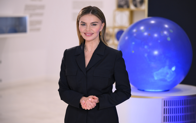 Поздравление с успешным выступлением на клубном чемпионате AEON Cup от олимпийской чемпионки Алины Кабаевой