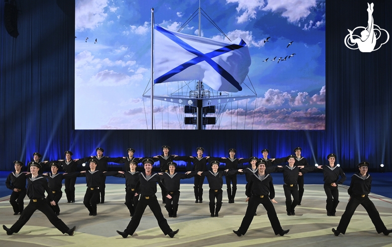 Номер «Яблочко» — сцены из жизни моряков под музыкальный фрагмент флотской сюиты «День на корабле»