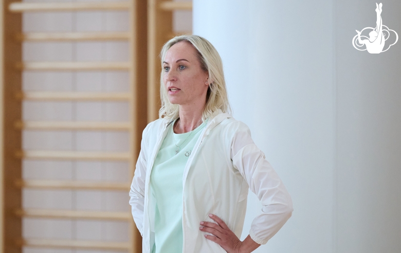 Тренер Юлия Кузовлева во время восстановительных сборов в Академии