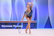 Полина Фролова во время выполнения упражнения с обручем на всероссийском турнире «Кубок "Небесная грация"»