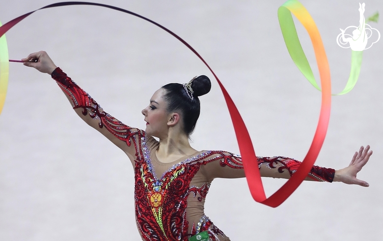 Крамаренко лидирует после трех упражнений на турнире «Небесная грация»