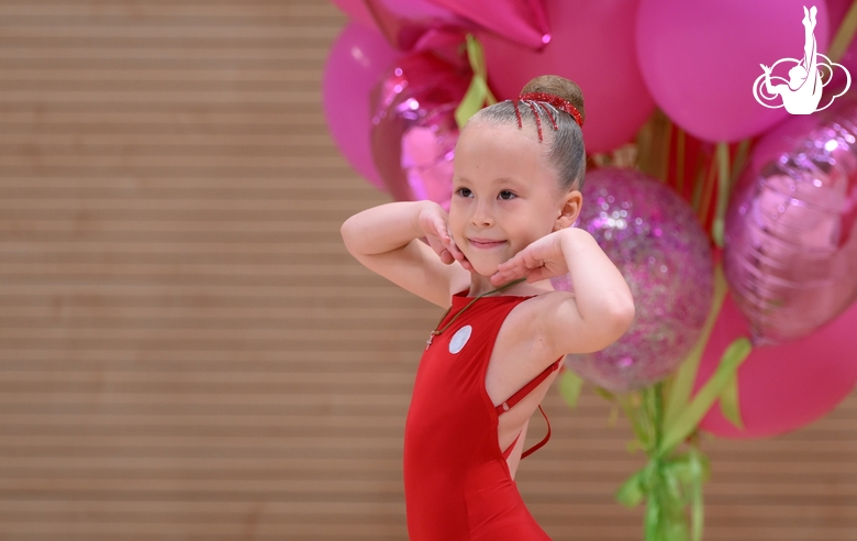 Юная гимнастка на турнире «мАлинка»