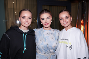 Олимпийская чемпионка Алина Кабаева с Диной и Ариной Авериными