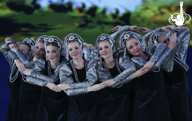 Номер «Цепочка» от Государственного академического ансамбля «Березка» имени Н.С. Надеждиной!