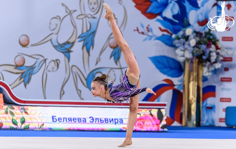 Эльвира Беляева во время упражнения без предмета