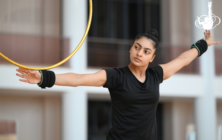 Гимнастка Кимая Карле во время тренировки в Академии