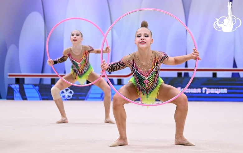 Групповички во время выполнения упражнения на всероссийском турнире «Кубок "Небесная грация"»