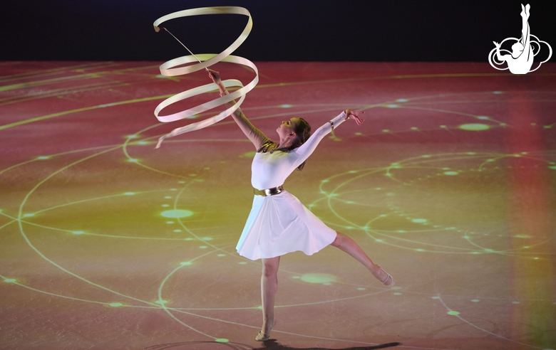 Арина Аверина в номере «Герои спорта»