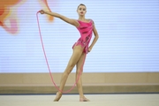 Александра Борисова во время упражнения со скакалкой