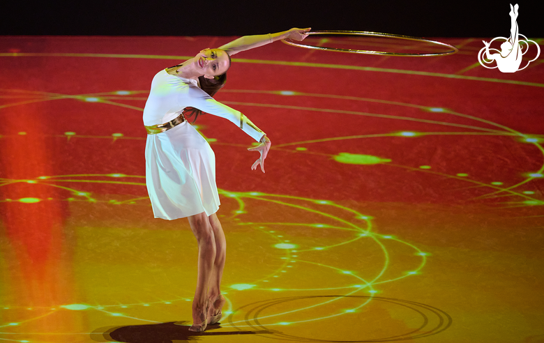 Чемпионка Юношеской Олимпиады Ирина Анненкова в номере «Герои спорта»