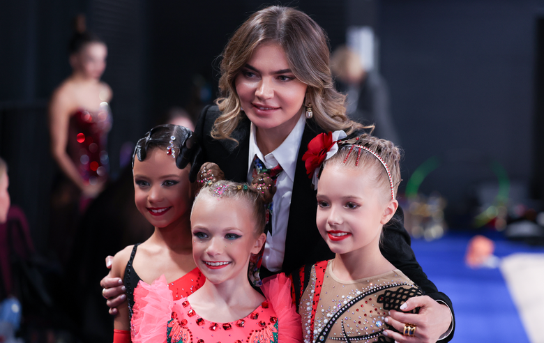 22 августа 2025 года. Олимпийская чемпионка Алина Кабаева и юные гимнастки на «Кубке сильнейших спортсменов Российской Федерации и Республики Беларусь»