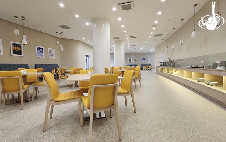 Ресторан в Академии