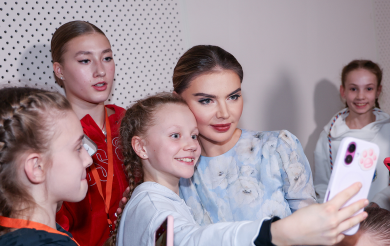 18 апреля 2025 года. Олимпийская чемпионка Алина Кабаева с участниками фестиваля «Алина»-2025