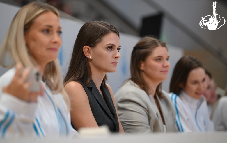 Специалисты и директор Академии во время отчетного концерта