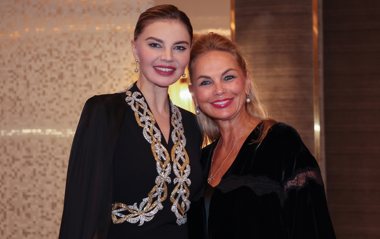 22 ноября 2024. Олимпийская чемпионка Алина Кабаева после церемонии награждения на международном турнире «Кубок "Небесная грация"» в Дохе