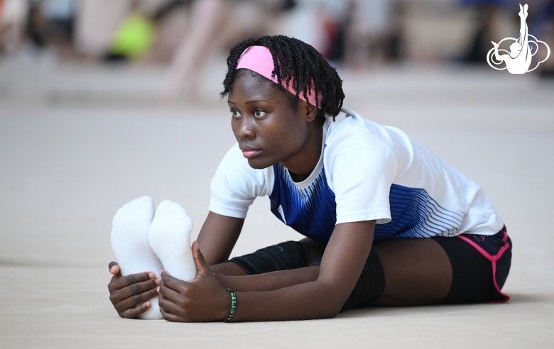 Гимнастка Маланда Майнга Месси Селест во время занятия на сборах в Академии