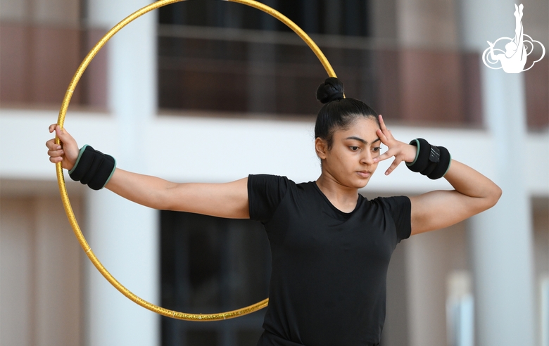 Гимнастка Кимая Карле во время тренировки в Академии