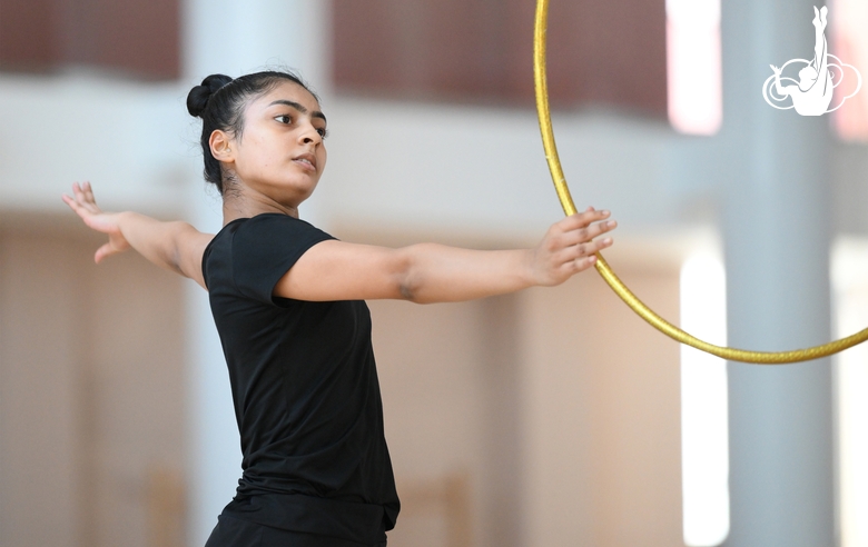 Гимнастка Кимая Карле во время тренировки в Академии