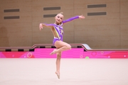 Юная гимнастка на турнире «мАлинка»