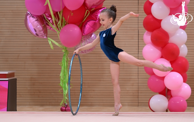 Юная гимнастка на турнире «мАлинка»