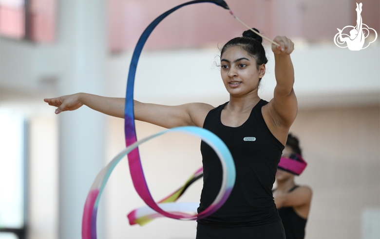 Гимнастка Кимая Карле во время тренировки в Академии