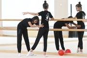 Хореограф Екатерина Белова с Каролиной Тарасовой во время тренировки