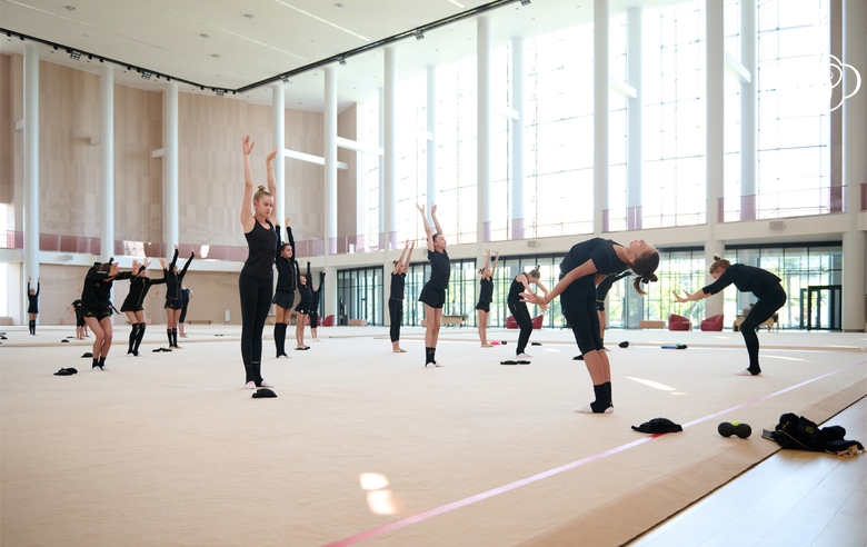 Гимнастки во время восстановительных сборов в Академии