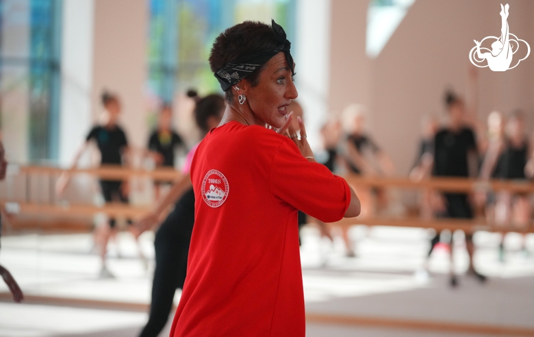 Солистка Театра Аллы Духовой TODES Екатерина Куроченко во время мастер-класса