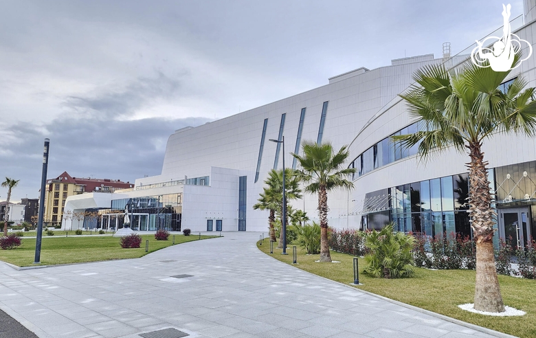 Вид на здание Академии