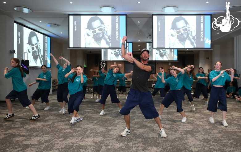 Танцоры студии танца Аллы Духовой TODES в Академии единоборств