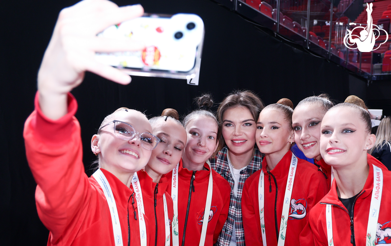 Олимпийская чемпионка Алина Кабаева — во второй соревновательный день «Кубка сильнейших» в Москве