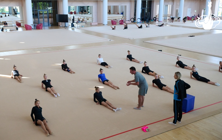 Занятия гимнасток под руководством хореографа сборной России Кирилла Баркана