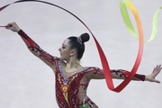 Лала Крамаренко (Россия) в упражнении с лентой
