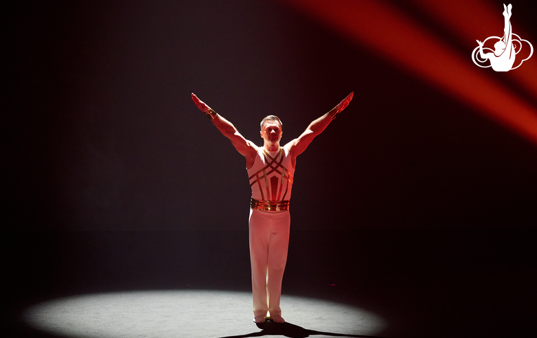 Четырехкратный олимпийский чемпион Алексей Немов в номере «Герои спорта»