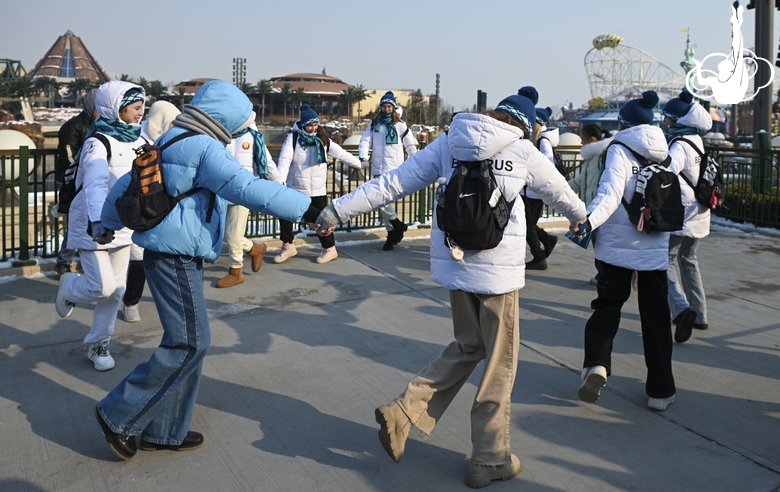 Участницы турнира на экскурсии в парке Universal