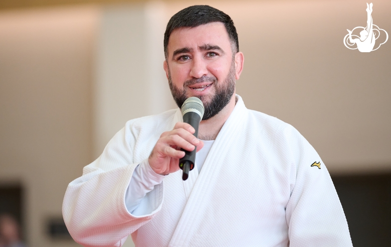 Олимпийский чемпион 2012 года Мансур Исаев во время фестиваля дзюдо