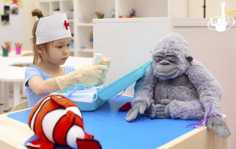 Занятие дошкольников в учебном классе Академии