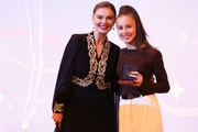Олимпийская чемпионка Алина Кабаева и Мария Борисова после церемонии награждения на международном турнире «Кубок "Небесная грация"» в Дохе