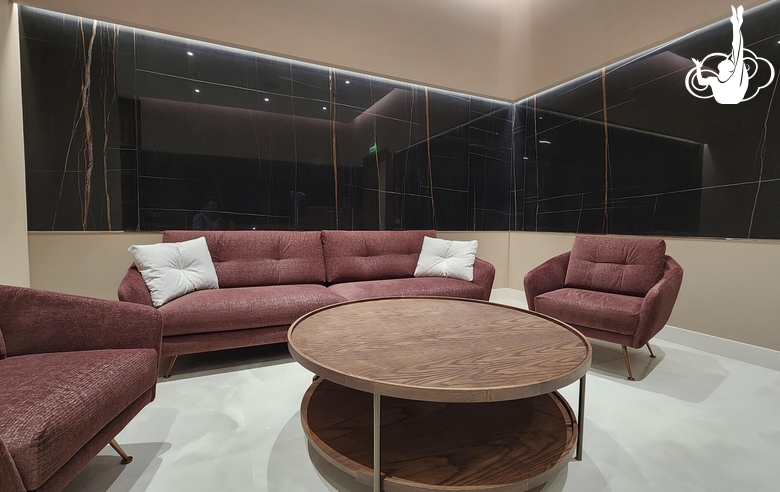 Фойе Академии