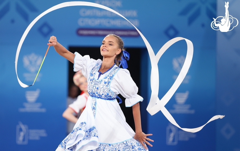 Дина Аверина во время церемонии открытия соревнований