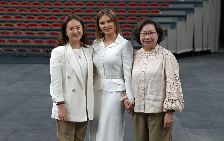 4 сентября 2025 года. Олимпийская чемпионка Алина Кабаева в спорткомплексе «Шоуган» в Пекине, где пройдет Международный турнир «Кубок "Небесная грация"» — 2025