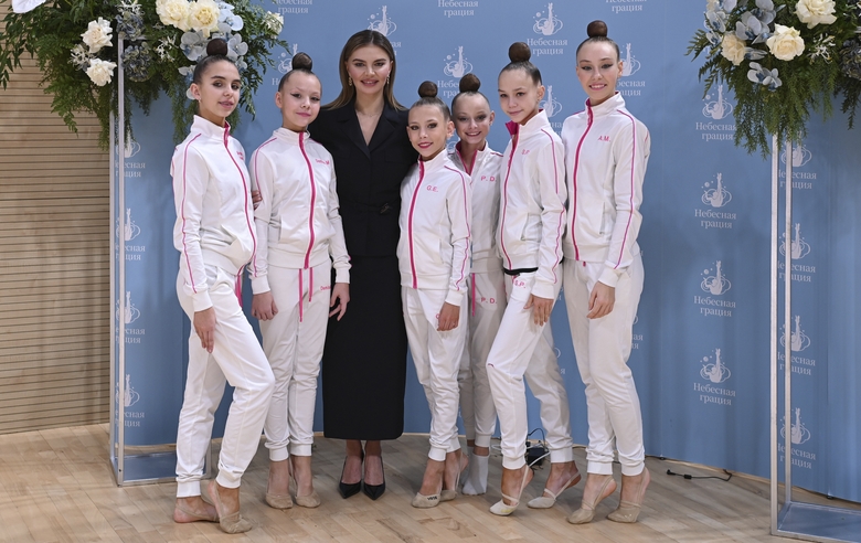 28 ноября 2024. Олимпийская чемпионка Алина Кабаева и участницы турнира для партнеров Международной Ассоциации клубов «Небесная грация»